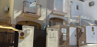 Amplia y Luminosa Vivienda con Atico en Ubicación Privilegiada Calle Vilches!
