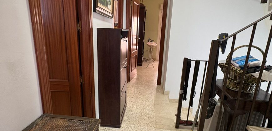 Amplia y Luminosa Vivienda con Atico en Ubicación Privilegiada Calle Vilches!