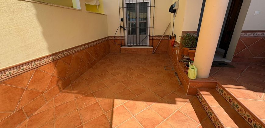 Amplia y Luminosa Vivienda con Atico en Ubicación Privilegiada Calle Vilches!