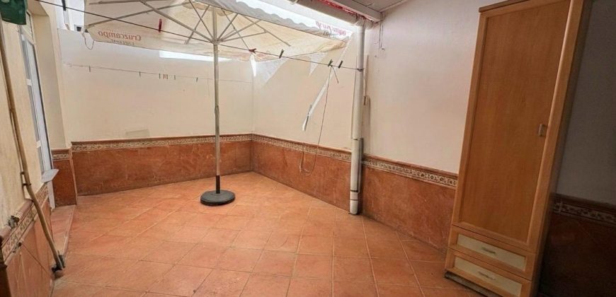 Amplia y Luminosa Vivienda con Atico en Ubicación Privilegiada Calle Vilches!
