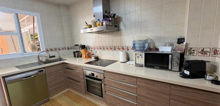 Amplia y Luminosa Vivienda con Atico en Ubicación Privilegiada Calle Vilches!