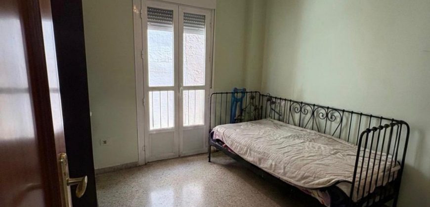 Amplia y Luminosa Vivienda con Atico en Ubicación Privilegiada Calle Vilches!