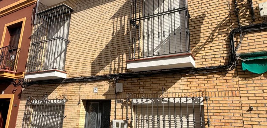 Amplia Casa en La Merced: Ideal para Familias o Inversores!