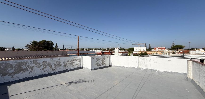 PARCELA RÚSTICA CON 2 VIVIENDAS ZONA TRES PIEDRAS- CHIPIONA