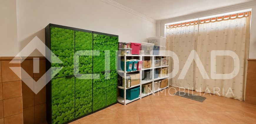 Casa de 3 plantas – Zona El Gamo, El Cuervo