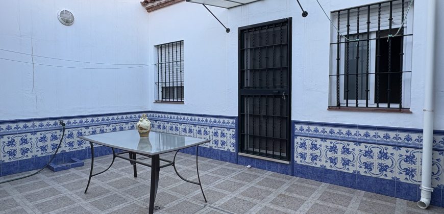 CHALET ADOSADO REFORMADO EN EL HIGUERAL