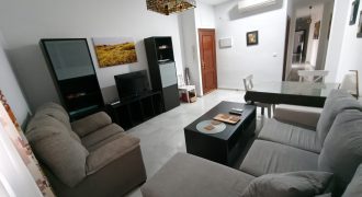 Piso en Planta Baja con Espacios Exteriores Privados!