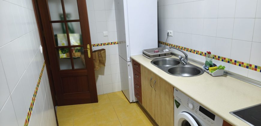 Piso en Planta Baja con Espacios Exteriores Privados!