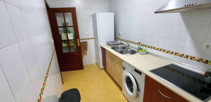 Piso en Planta Baja con Espacios Exteriores Privados!