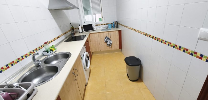 Piso en Planta Baja con Espacios Exteriores Privados!