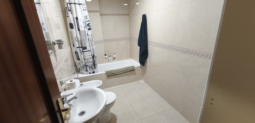 Piso en Planta Baja con Espacios Exteriores Privados!