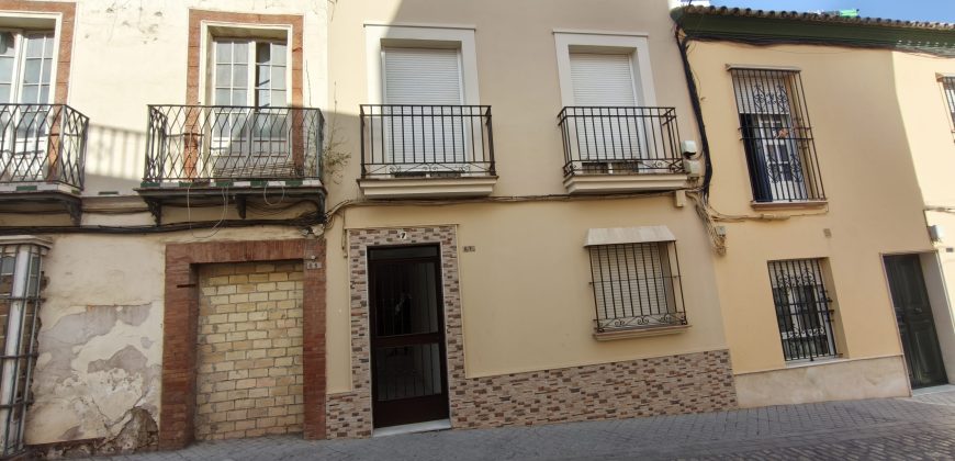 Piso en Planta Baja con Espacios Exteriores Privados!