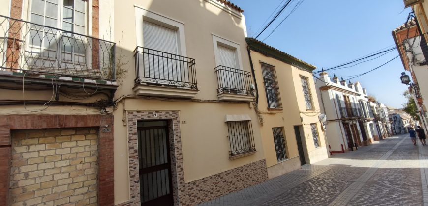 Piso en Planta Baja con Espacios Exteriores Privados!