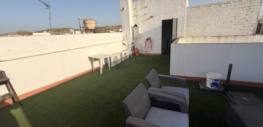 Piso Exterior Reformado con Amplias Terrazas y Lavadero en Segunda Planta! Zona Pantano.