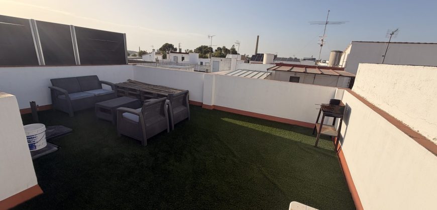 Piso Exterior Reformado con Amplias Terrazas y Lavadero en Segunda Planta! Zona Pantano.