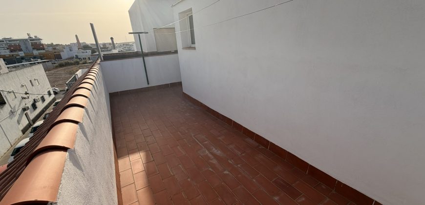 Piso Exterior Reformado con Amplias Terrazas y Lavadero en Segunda Planta! Zona Pantano.