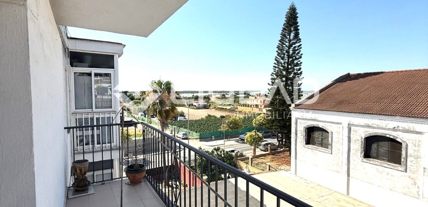 Piso de 3 habitaciones en Av. de Huelva