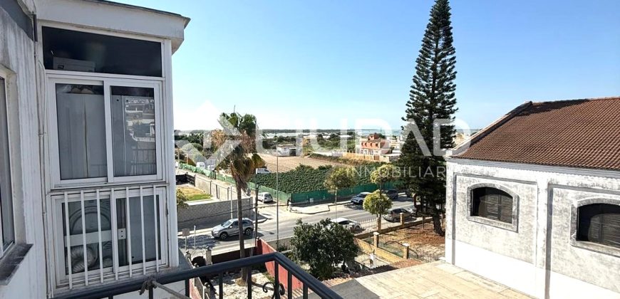 Piso de 3 habitaciones en Av. de Huelva