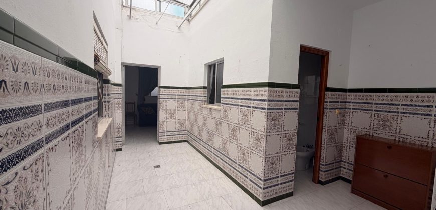 Amplia Casa en La Merced: Ideal para Familias o Inversores!
