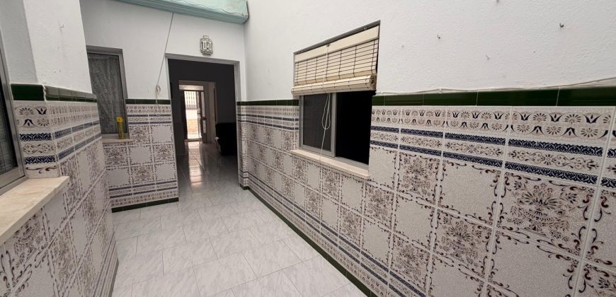 Amplia Casa en La Merced: Ideal para Familias o Inversores!