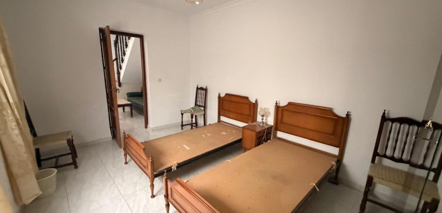 Amplia Casa en La Merced: Ideal para Familias o Inversores!