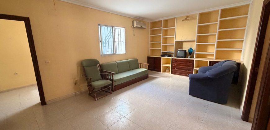 Amplia Casa en La Merced: Ideal para Familias o Inversores!