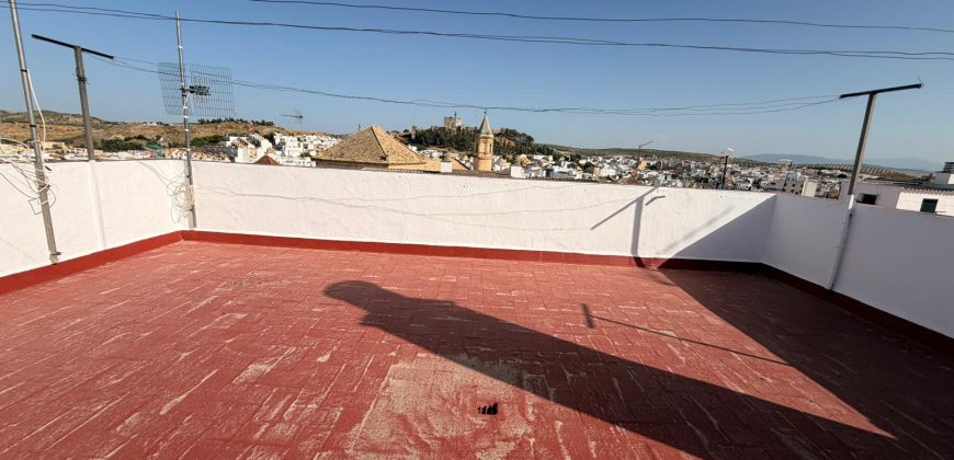 Acogedor Piso con Terraza y Azotea Comunitaria en Ubicación Privilegiada! Zona Victoria !