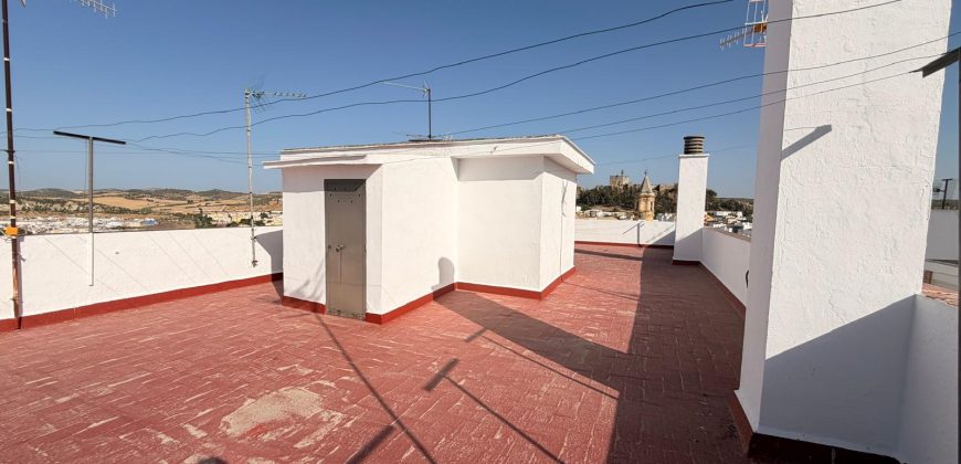 Acogedor Piso con Terraza y Azotea Comunitaria en Ubicación Privilegiada! Zona Victoria !