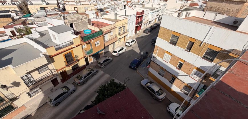 Acogedor Piso con Terraza y Azotea Comunitaria en Ubicación Privilegiada! Zona Victoria !