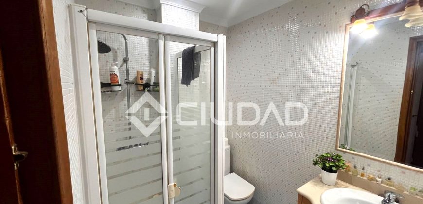 Piso a 250m2 de la playa en Cerro Falón