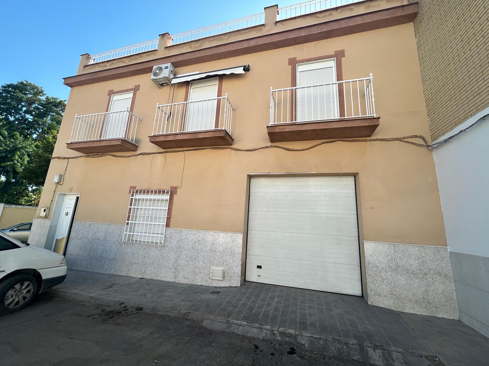 CASA UNIFAMILIAR