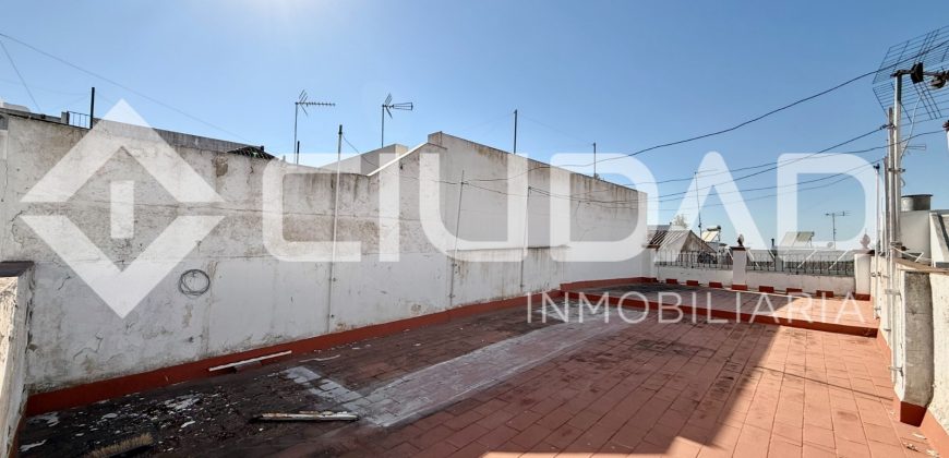 CASA EN VENTA EN ZONA CENTRO DE LAS CABEZAS DE SAN JUAN (SEVILLA)