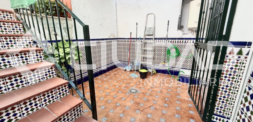CASA EN VENTA EN ZONA CENTRO DE LAS CABEZAS DE SAN JUAN (SEVILLA)
