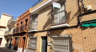 Amplia Casa en La Merced: Ideal para Familias o Inversores!