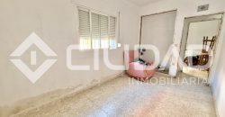 Casa en planta baja en esquina – El Cuervo