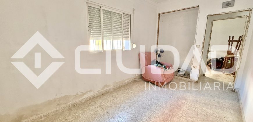 Casa en planta baja en esquina – El Cuervo