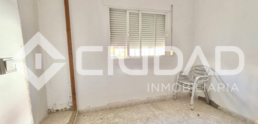 Casa en planta baja en esquina – El Cuervo