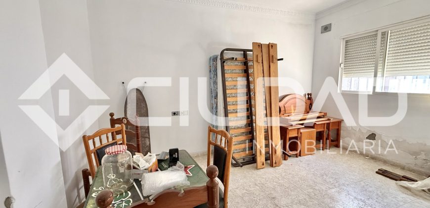 Casa en planta baja en esquina – El Cuervo
