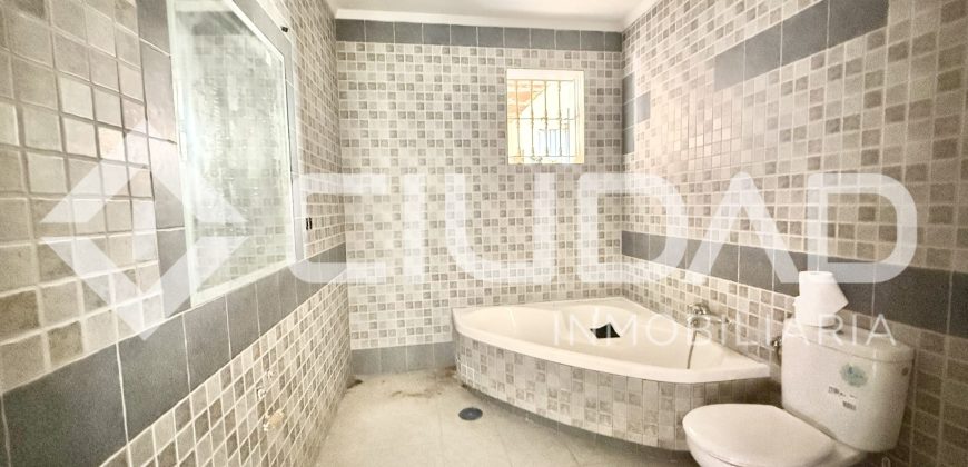 Casa en planta baja en esquina – El Cuervo