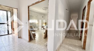 Casa en planta baja en esquina – El Cuervo