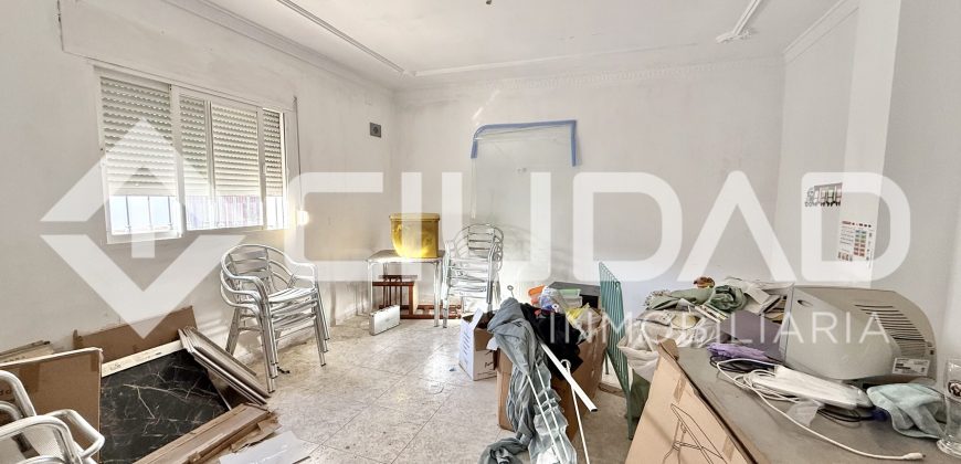 Casa en planta baja en esquina – El Cuervo