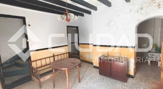 Casa para rehabilitación integral o demolición – Espera (Cádiz)