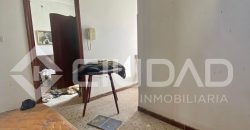 CASA PARA REHABILITAR O DERRIBAR EN EL SEMICENTRO DE LEBRIJA