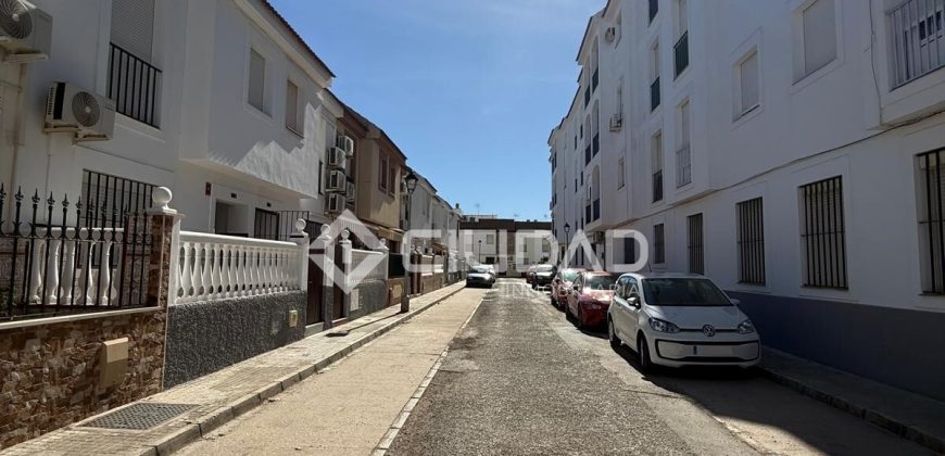 PISO ZONA CENTRO- CHIPIONA