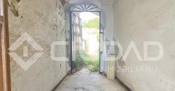 CASA PARA REHABILITAR O DERRIBAR EN EL SEMICENTRO DE LEBRIJA