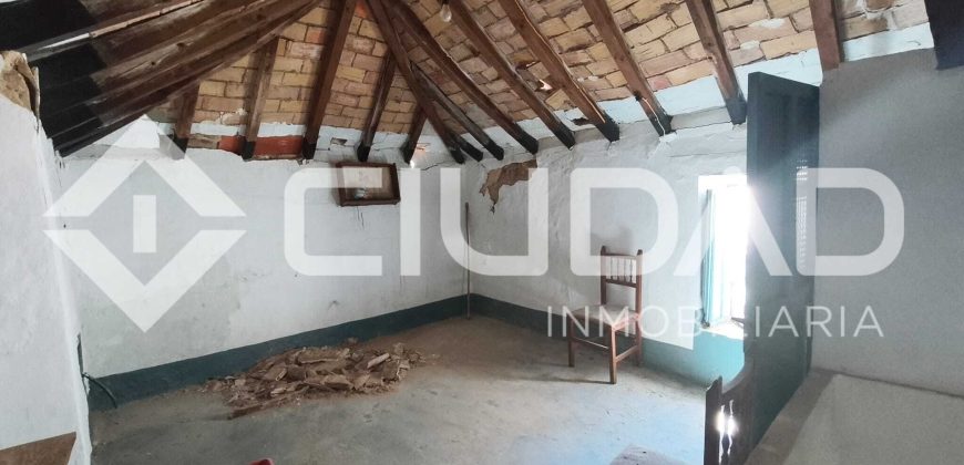 Casa para rehabilitación integral o demolición – Espera (Cádiz)