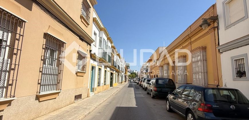 PISO EN PLANTA BAJA ZONA CENTRO- CHIPIONA