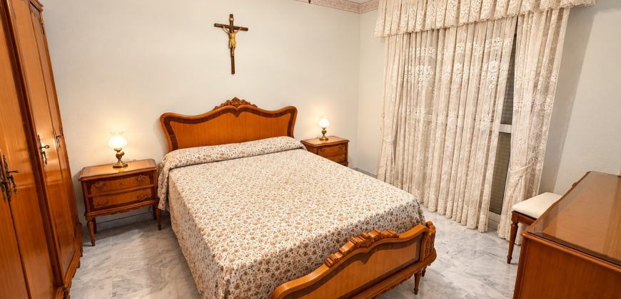 Excepcional Casa con Porche y Patio en Zona Alameda! Morón de la Frontera!