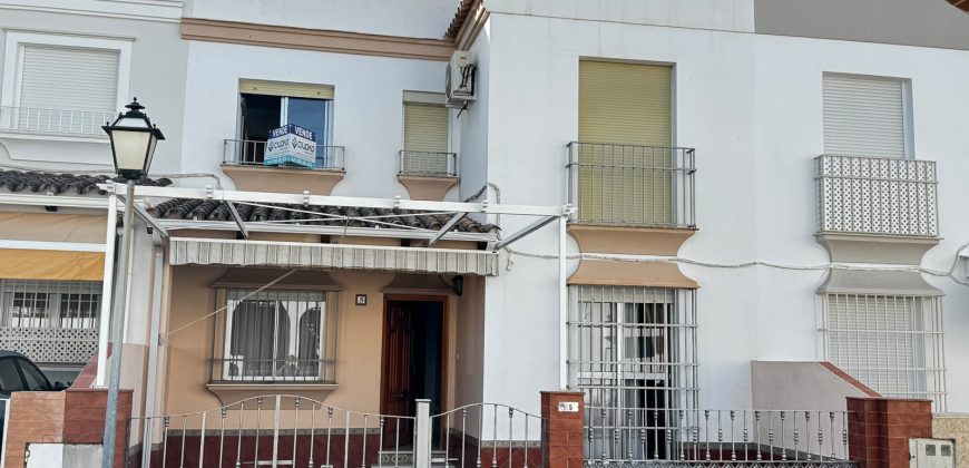 Excepcional Casa con Porche y Patio en Zona Alameda! Morón de la Frontera!