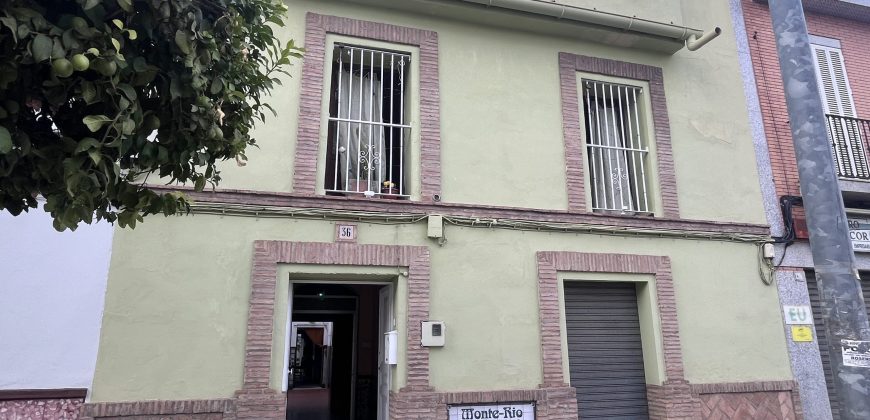 CASA DE DOS PLANTAS CON LOCAL EN MAIRENA DEL ALCOR